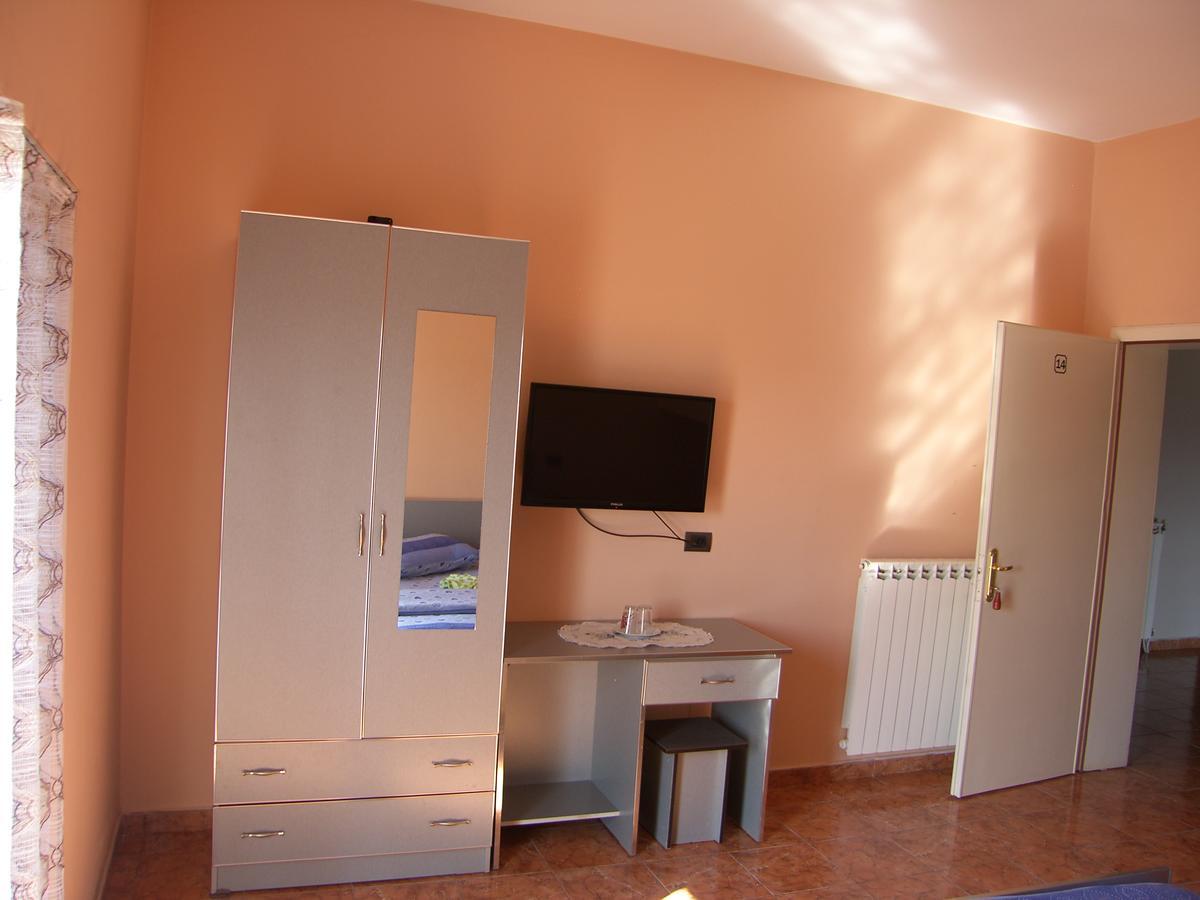 Shkodra Hotel Kültér fotó