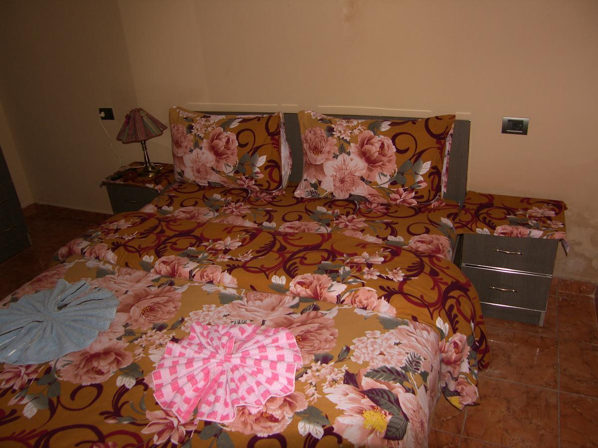 Shkodra Hotel Kültér fotó