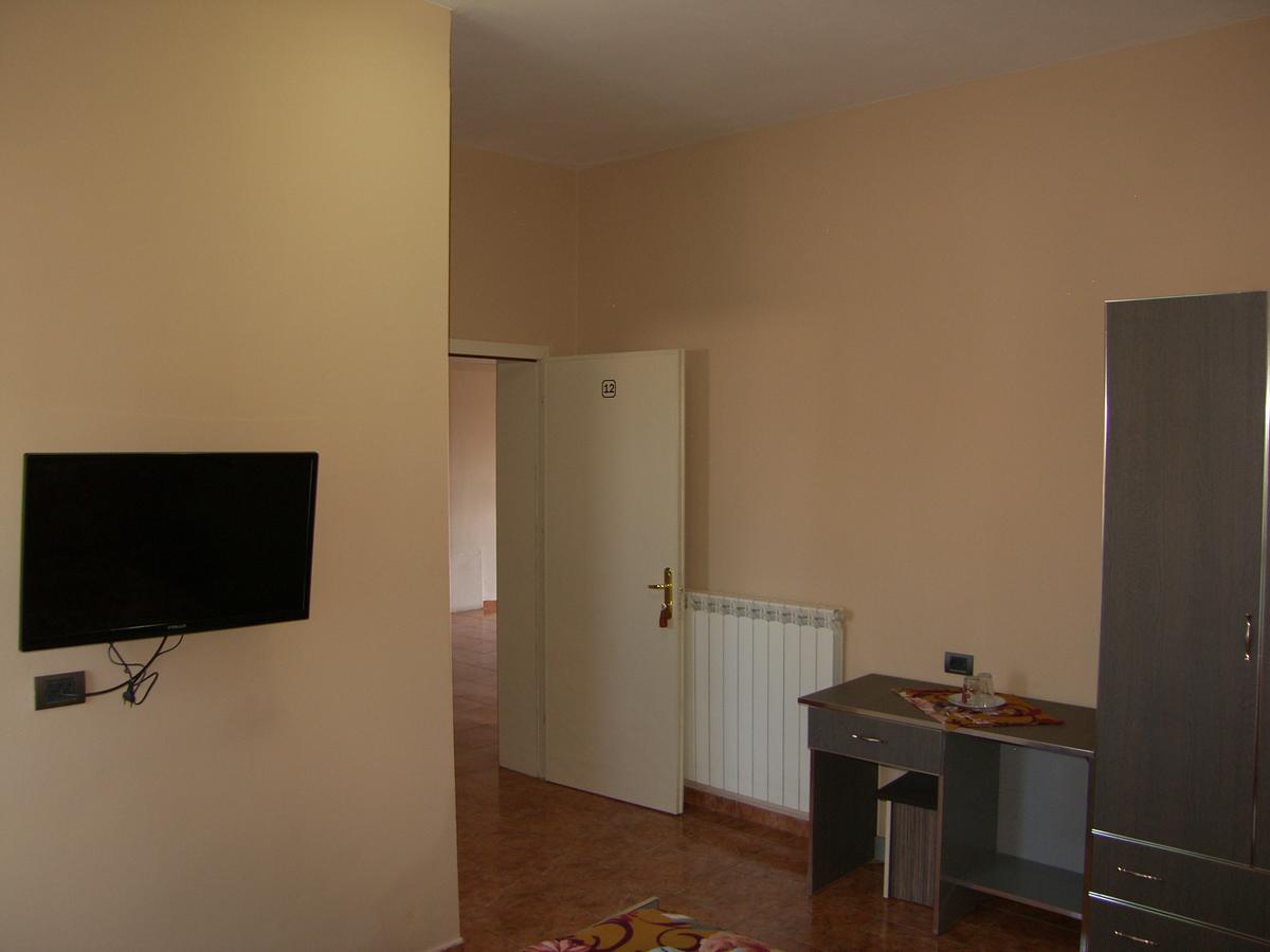 Shkodra Hotel Kültér fotó