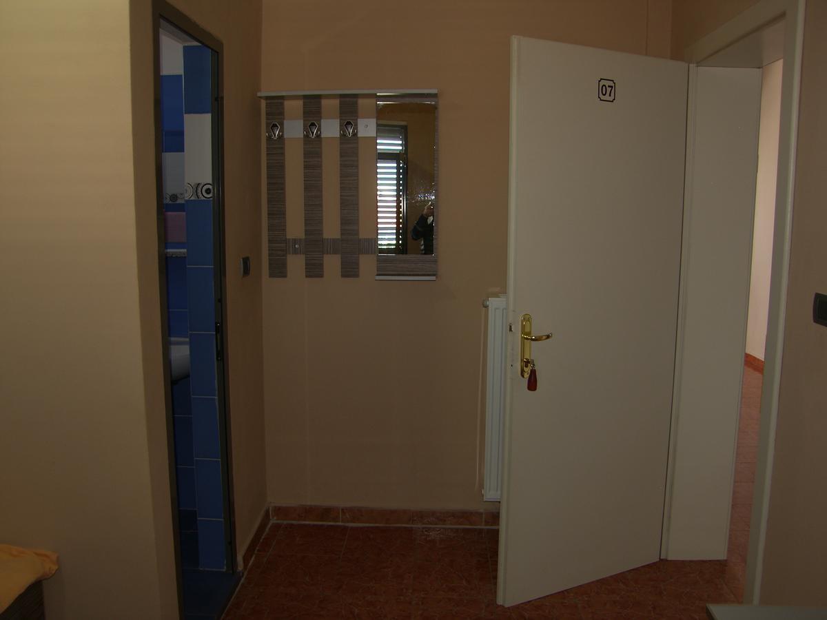 Shkodra Hotel Kültér fotó