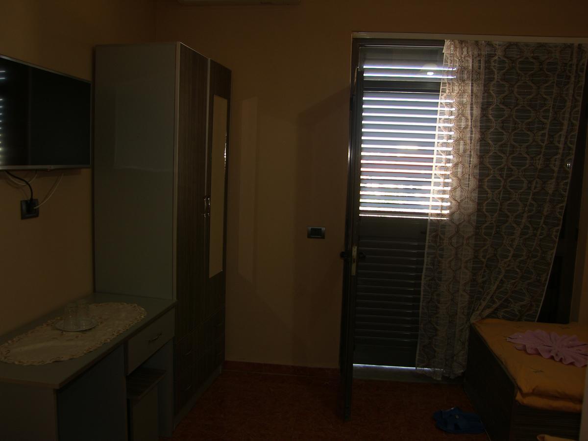 Shkodra Hotel Kültér fotó